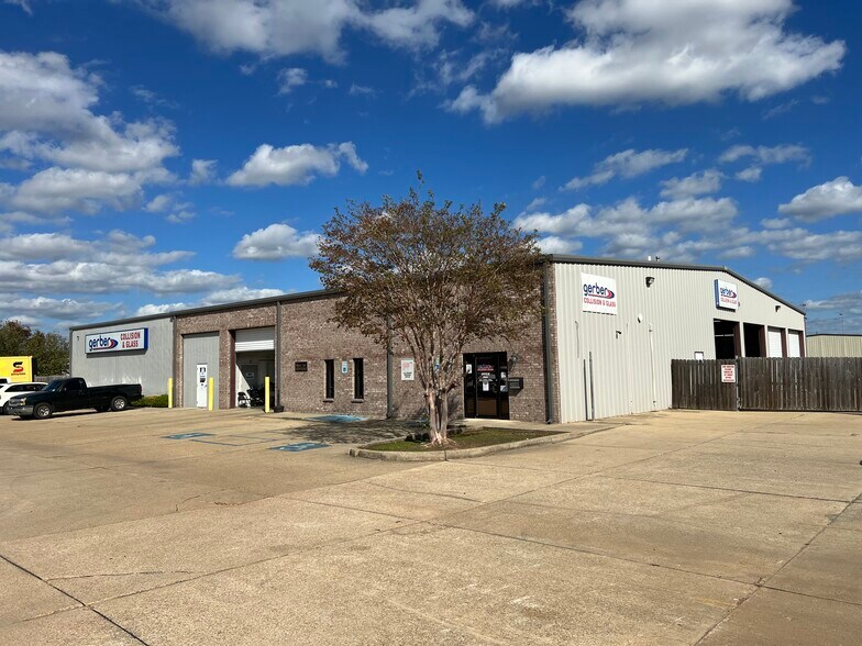 3319 E Texas St, Bossier City, LA à vendre - Photo du bâtiment - Image 1 de 2