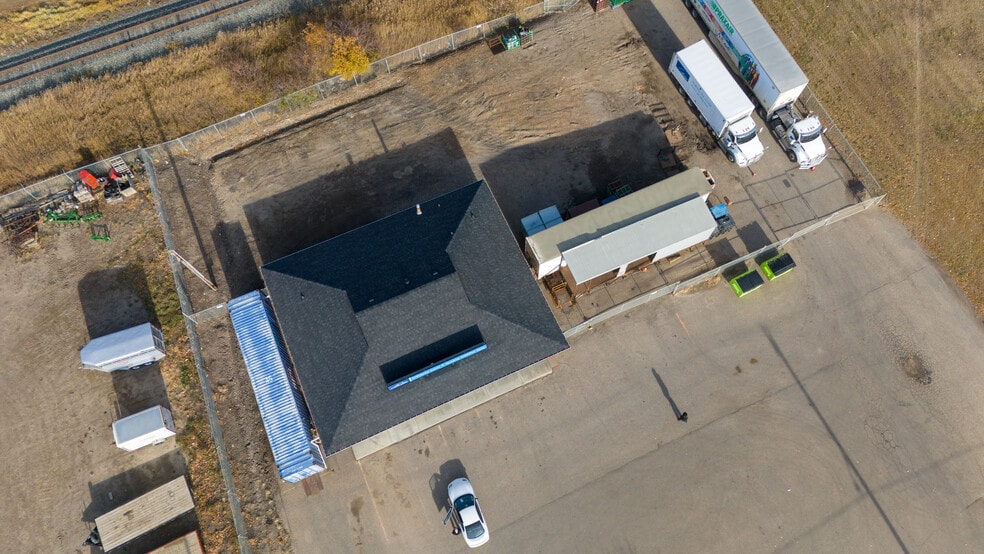 1520 Alaska Av, Dawson Creek, BC for sale - Building Photo - Image 2 of 5