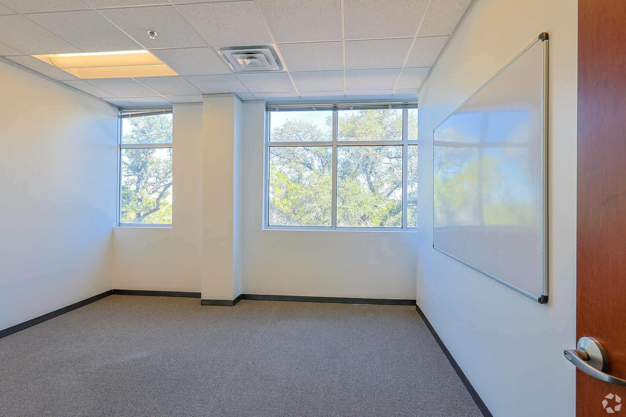 11412 Bee Caves Rd, Austin, TX for lease Interior Photo- Image 1 of 9