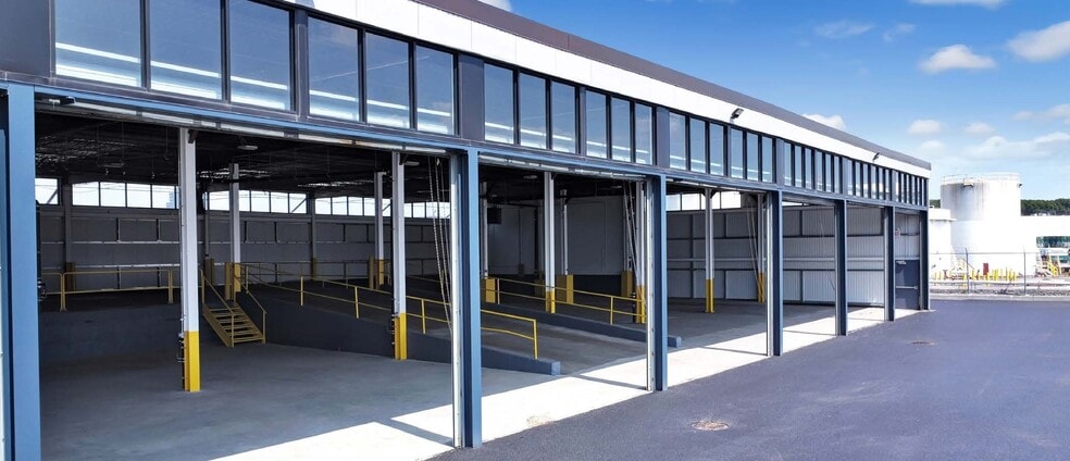 360 Kingsland Ave, Brooklyn, NY for lease - Building Photo - Image 3 of 9