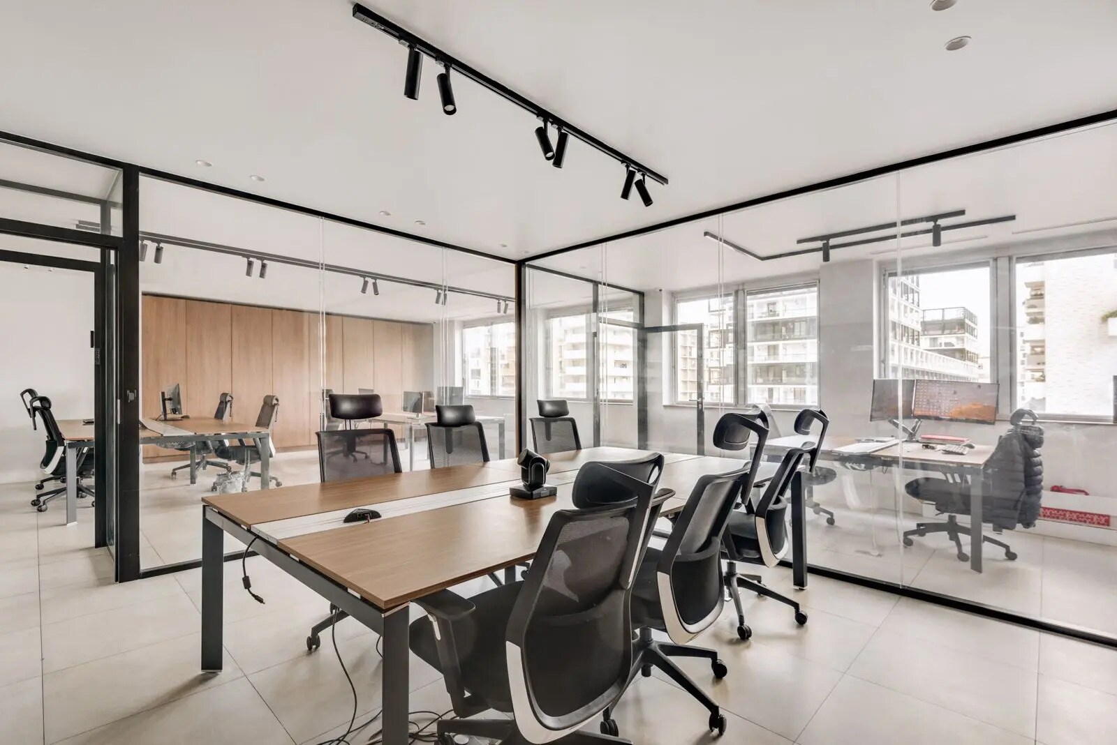 Office in Asnières-sur-Seine for lease Interior Photo- Image 1 of 14