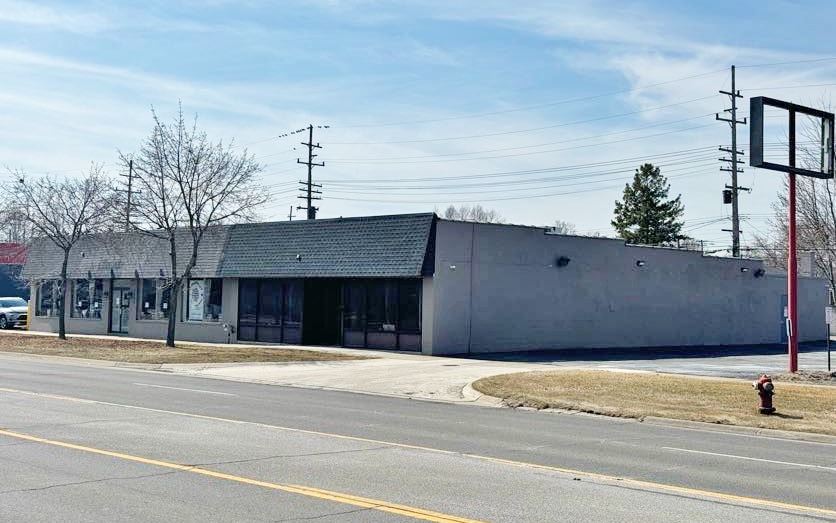 29635 Harper Ave, Saint Clair Shores, MI for lease - Building Photo - Image 2 of 4