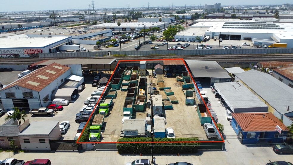 6130 Ferguson Dr, Commerce, CA for lease - Building Photo - Image 2 of 6