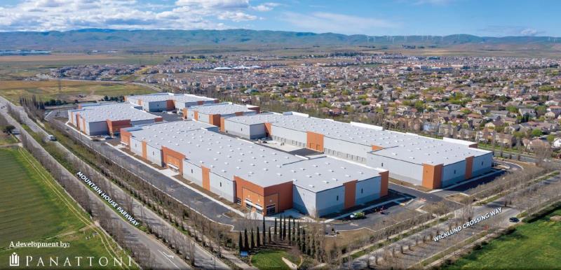 Sterling Dr, Tracy, CA à louer Photo du bâtiment- Image 1 de 2