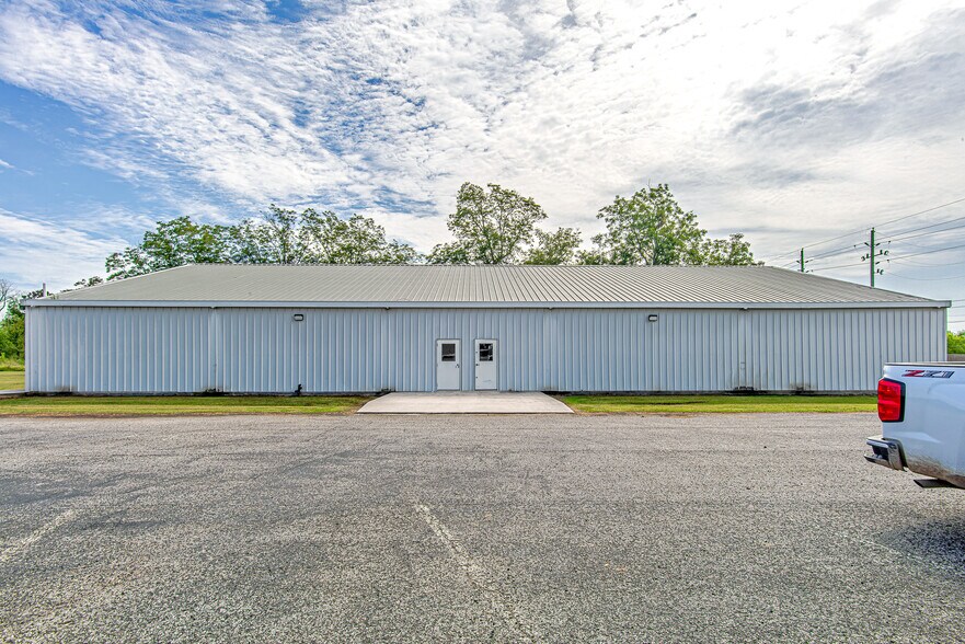 1719 Huffman-Eastgate Rd, Huffman, TX à vendre - Photo du bâtiment - Image 2 de 16