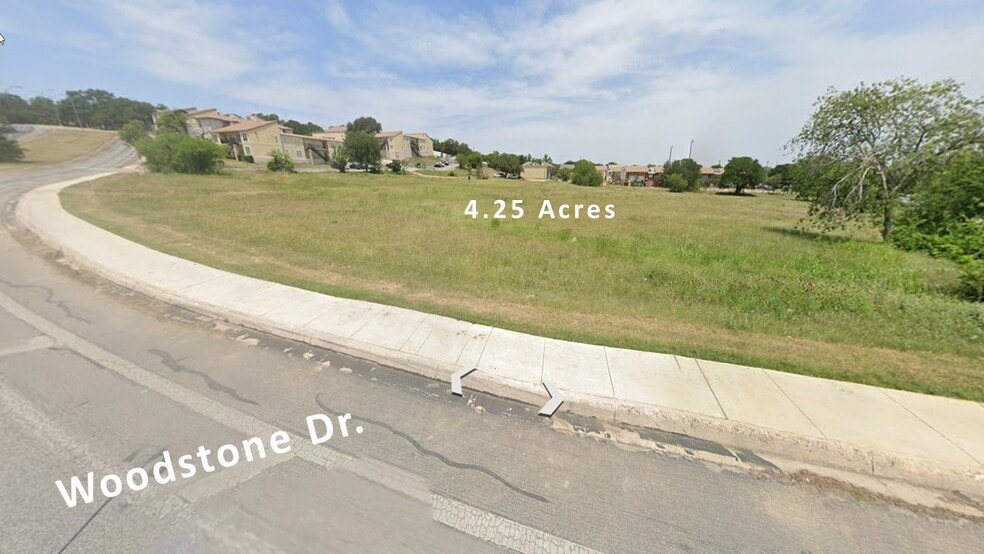 4927 Woodstone Dr, San Antonio, TX for sale - Building Photo - Image 3 of 9