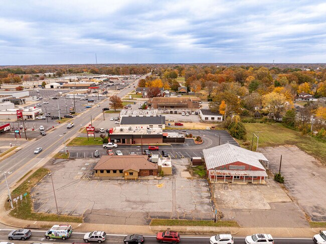 Plus de détails pour 408 N 12th St, Murray, KY - Commerce de détail à vendre