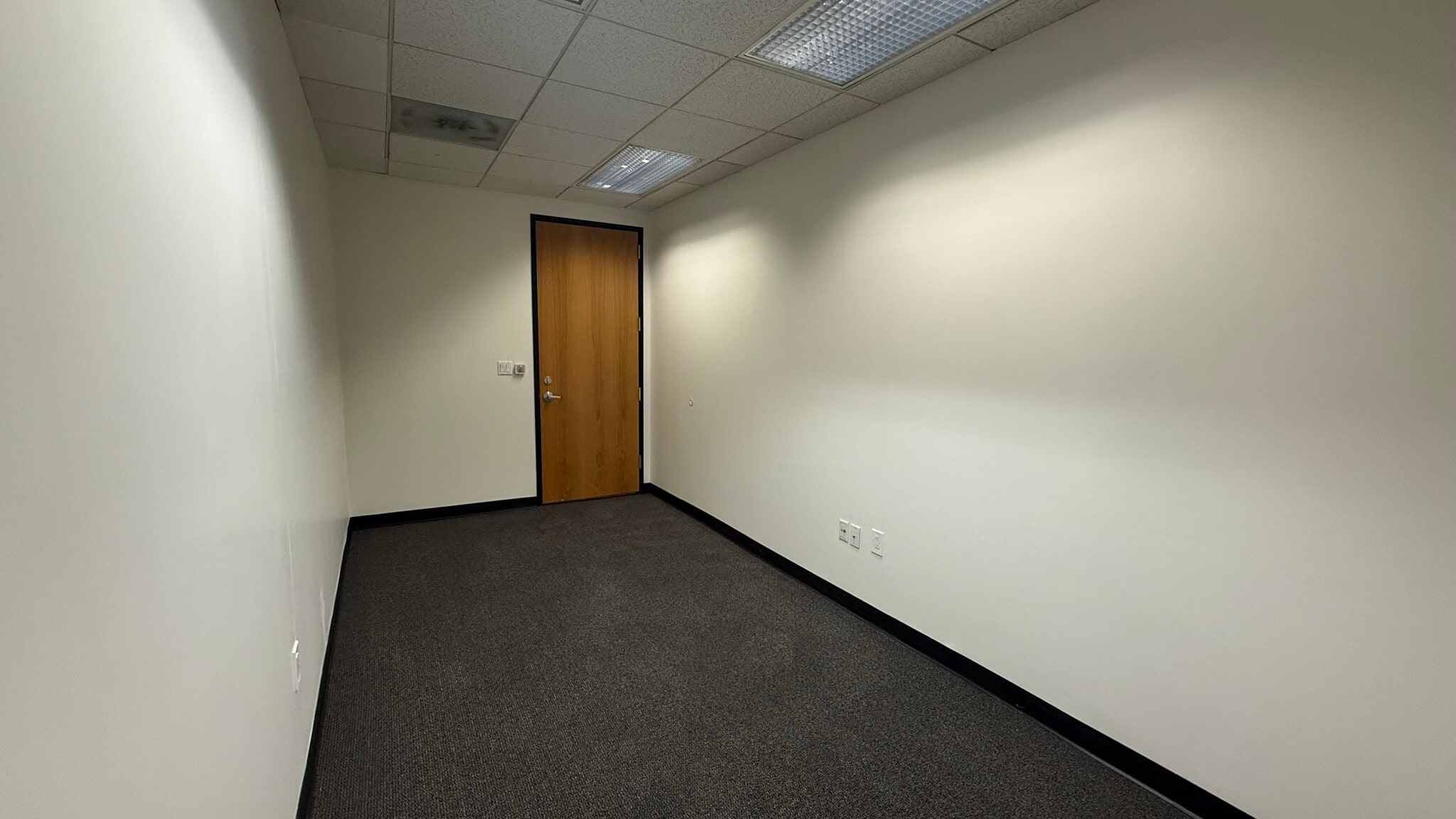 24404 S Vermont Ave, Harbor City, CA for lease Interior Photo- Image 1 of 2