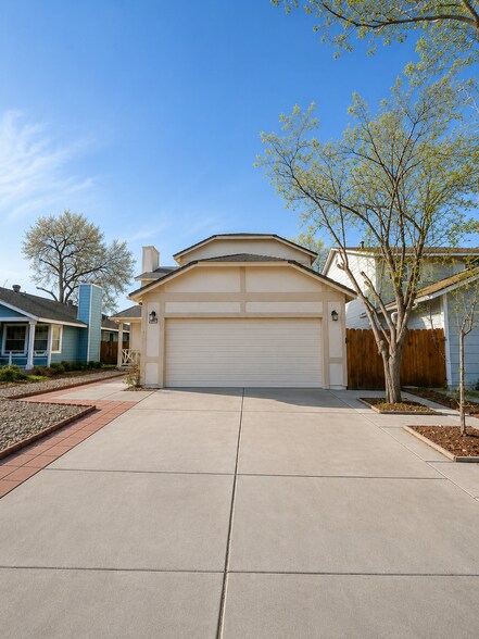 2205 Morninglory Dr, Sparks, NV à vendre - Photo du bâtiment - Image 1 de 6
