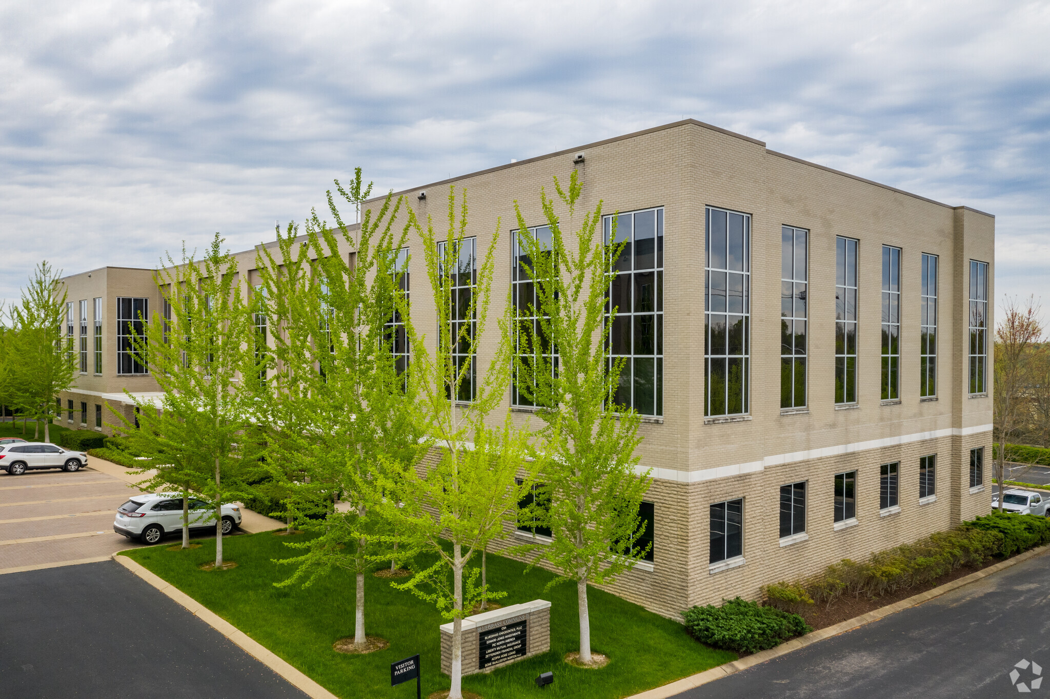 100 Bluegrass Commons Blvd, Hendersonville, TN à vendre Photo du bâtiment- Image 1 de 1