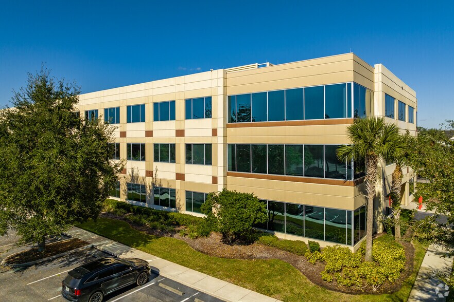 12906 Tampa Oaks Blvd, Temple Terrace, FL à louer - Photo du bâtiment - Image 2 de 5