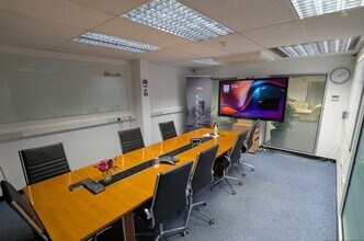 Kiln Ln, Epsom for lease Interior Photo- Image 2 of 3