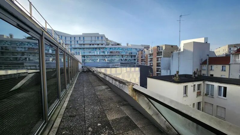 Office in Boulogne-Billancourt for lease - Building Photo - Image 1 of 7