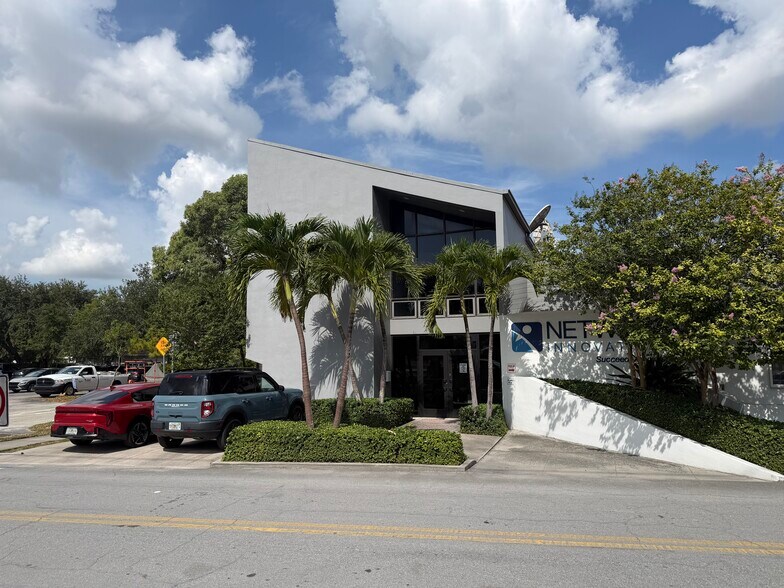 2115-2145 SW 2nd Ave, Fort Lauderdale, FL à vendre - Photo du bâtiment - Image 2 de 14