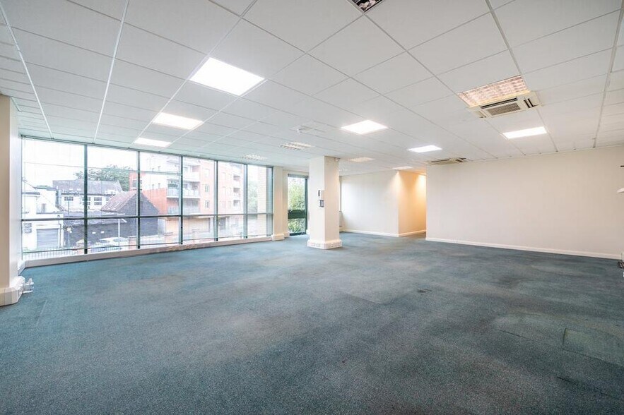 Marlborough Hl, Harrow à louer - Photo du bâtiment - Image 2 de 28