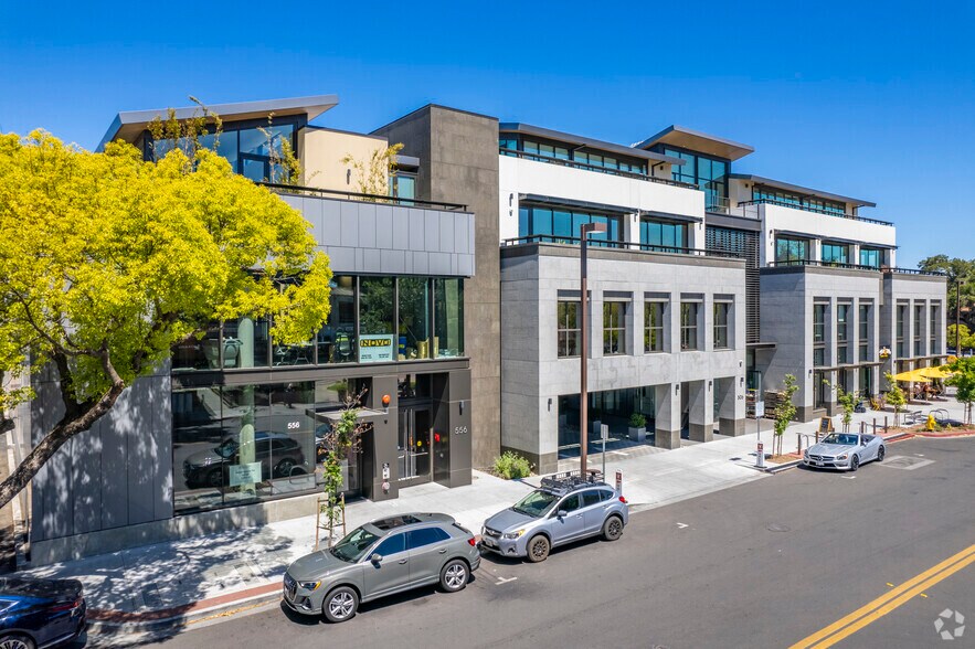 556 Santa Cruz Ave, Menlo Park, CA à louer - Photo du bâtiment - Image 2 de 6