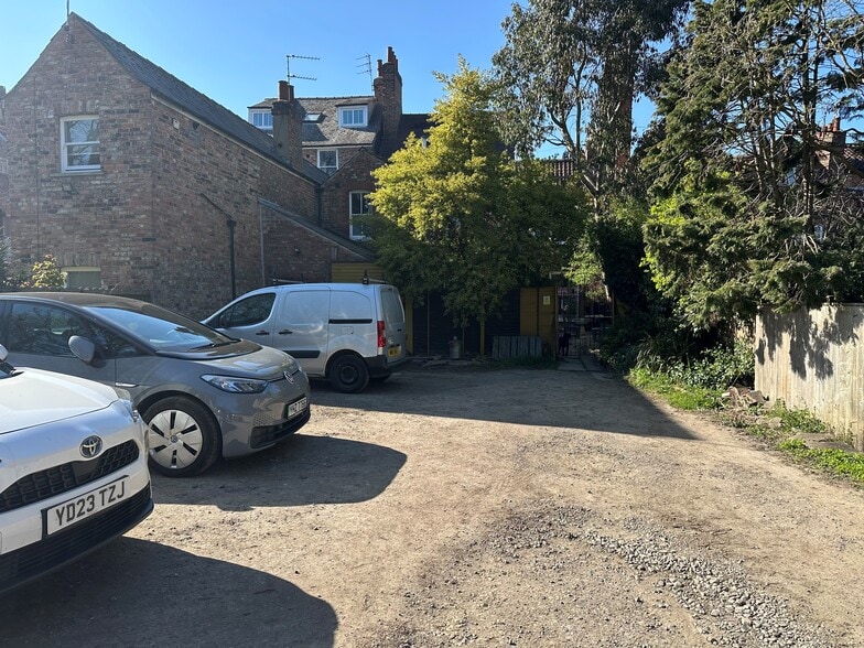 68 Gillygate, York for sale - Building Photo - Image 2 of 27