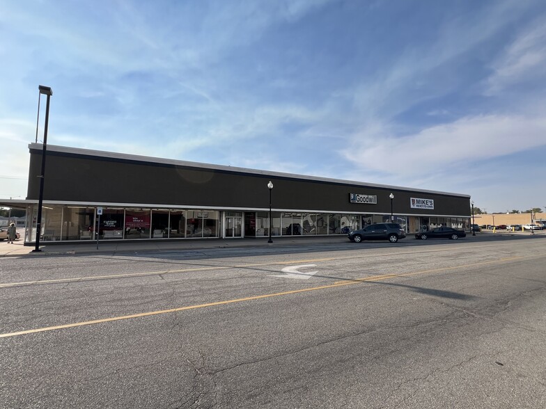 1701-1709 N Main St, Great Bend, KS for sale - Building Photo - Image 1 of 3