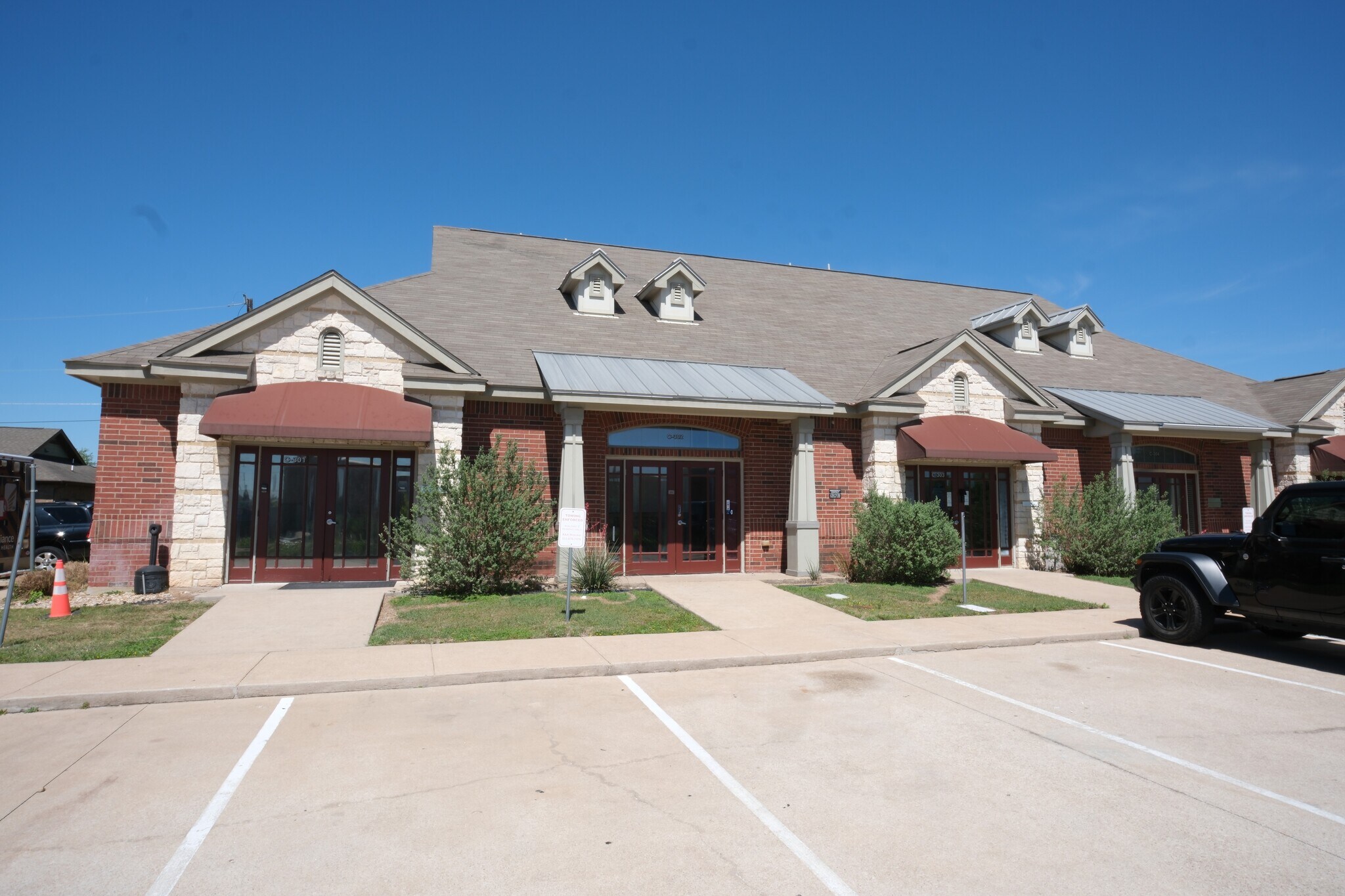 1317 Picadilly Dr, Pflugerville, TX for lease Primary Photo- Image 1 of 12