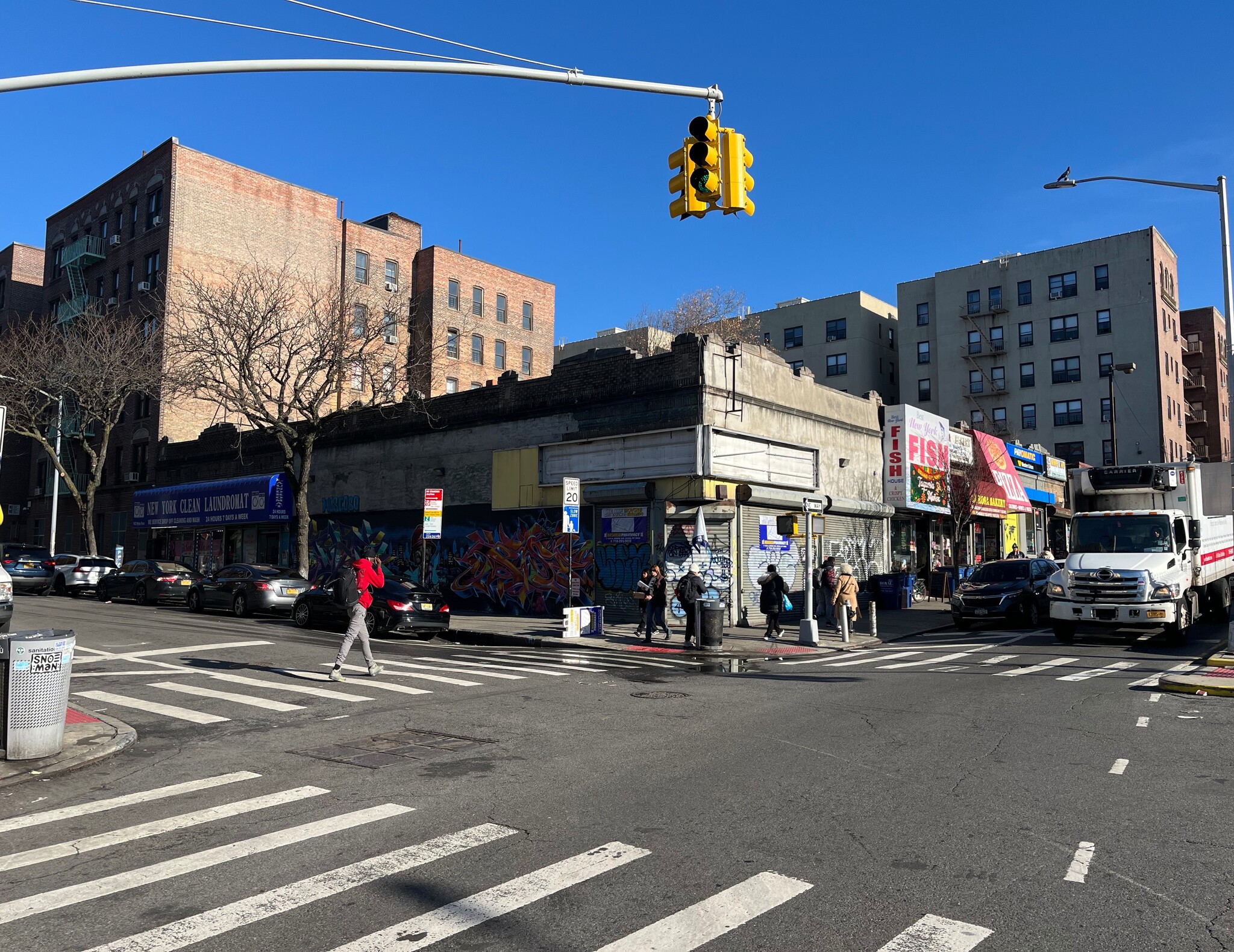 151-157 E 170th St, Bronx, NY à louer Photo du bâtiment- Image 1 de 2