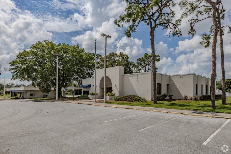 2123 US Hwy 19, Holiday, FL for lease - Building Photo - Image 2 of 2