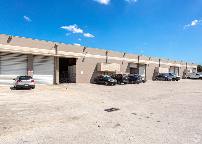 8503-8529 NW 68th St, Miami, FL for lease - Building Photo - Image 2 of 2