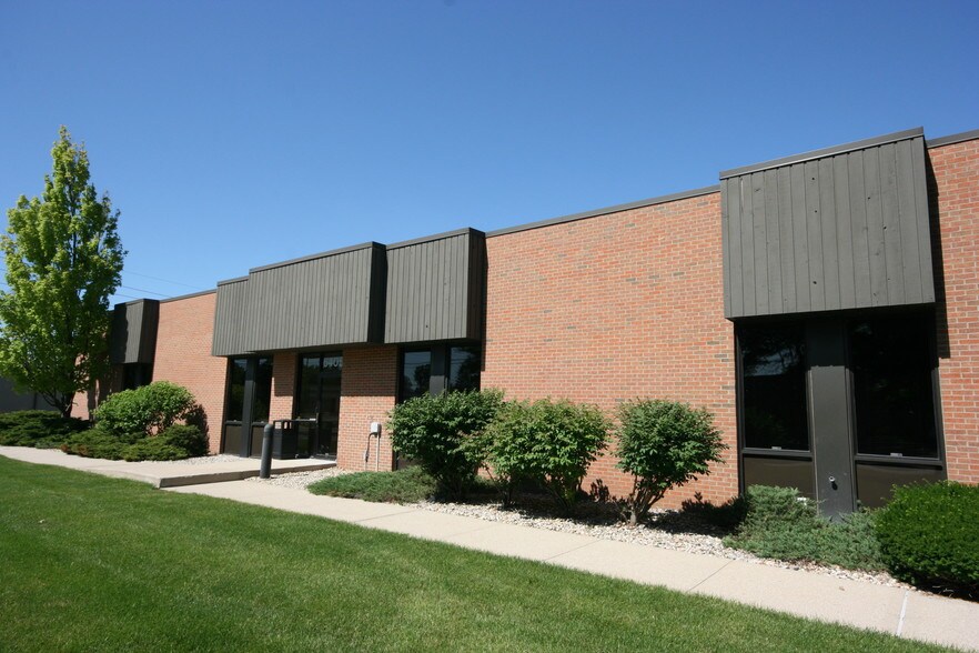 6405-6409 Castleway Ct, Indianapolis, IN à louer - Photo du bâtiment - Image 1 de 2