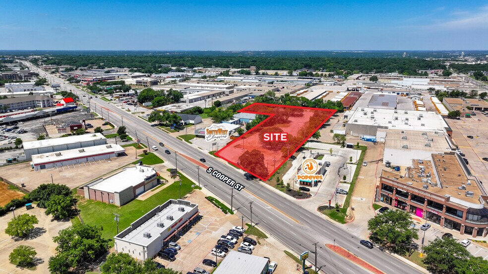 2412 S Cooper St, Arlington, TX à vendre - Photo du bâtiment - Image 2 de 6