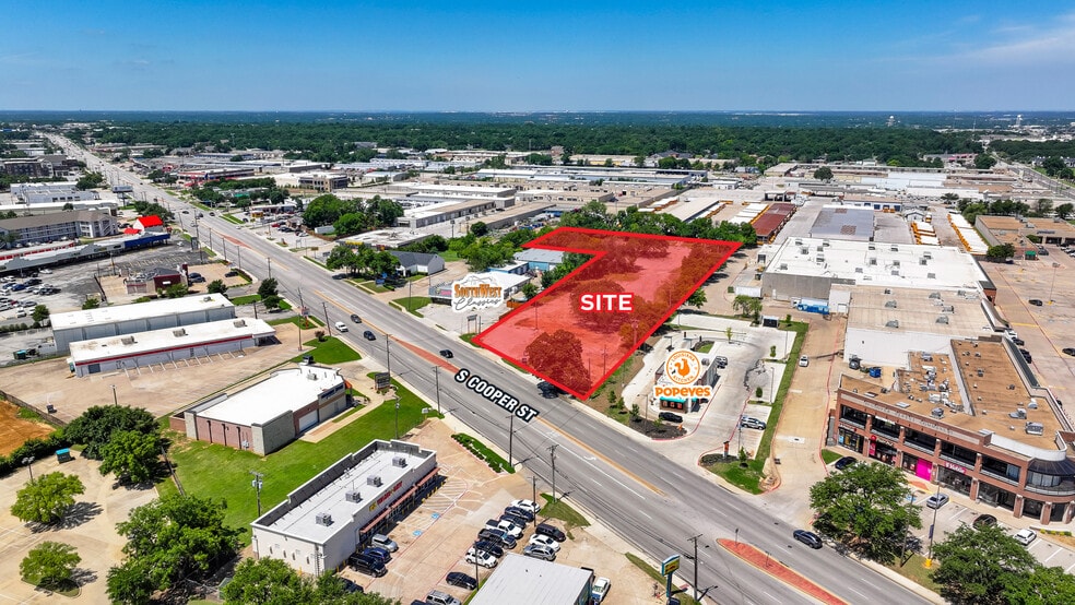 2412 S Cooper St, Arlington, TX à vendre - Photo du bâtiment - Image 2 de 6