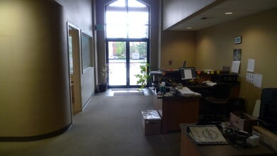 708 SW Umatilla Ave, Redmond, OR for lease Interior Photo- Image 1 of 21