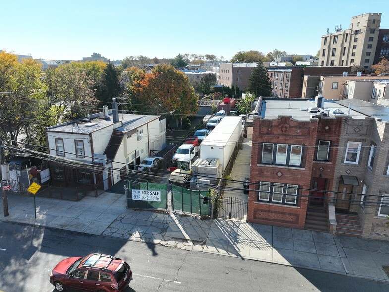 61-20 Metropolitan Ave, Ridgewood, NY for sale - Building Photo - Image 2 of 9