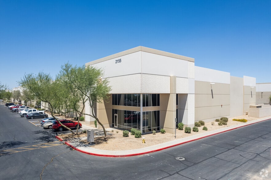 2155 S 75th Ave, Phoenix, AZ for lease - Primary Photo - Image 1 of 6