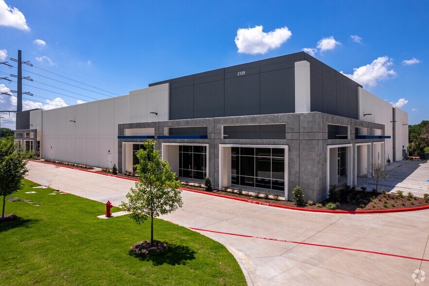 2125 Bardin Rd, Grand Prairie, TX à louer - Photo du bâtiment - Image 1 de 10