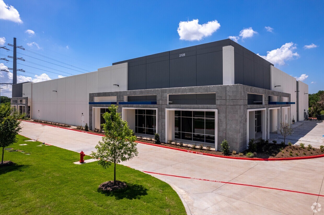 2125 Bardin Rd, Grand Prairie, TX à louer Photo du bâtiment- Image 1 de 11