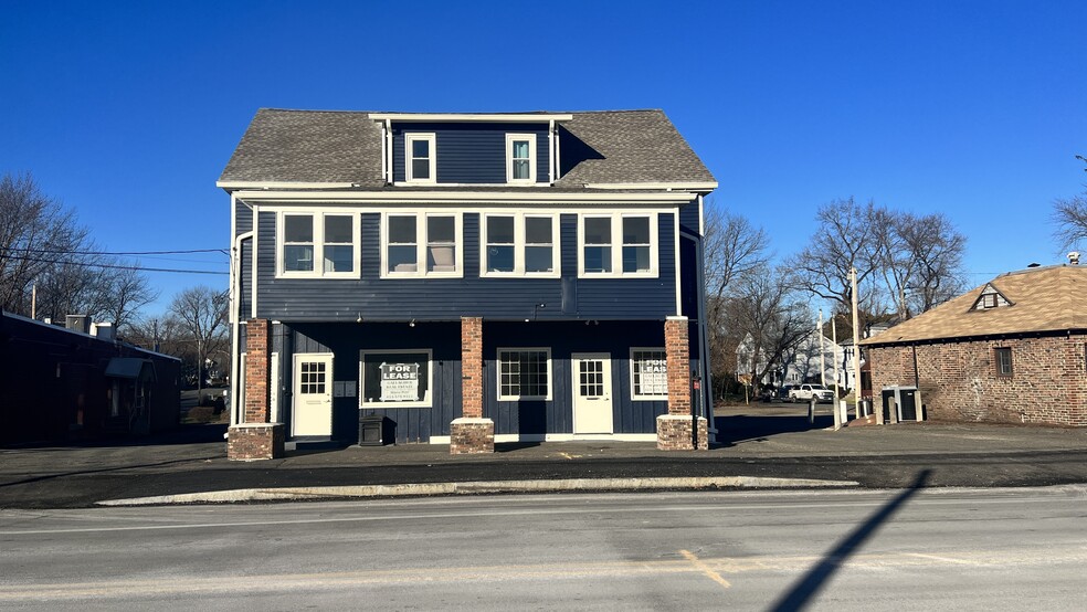 318 Newton St, South Hadley, MA à vendre - Photo du bâtiment - Image 1 de 1