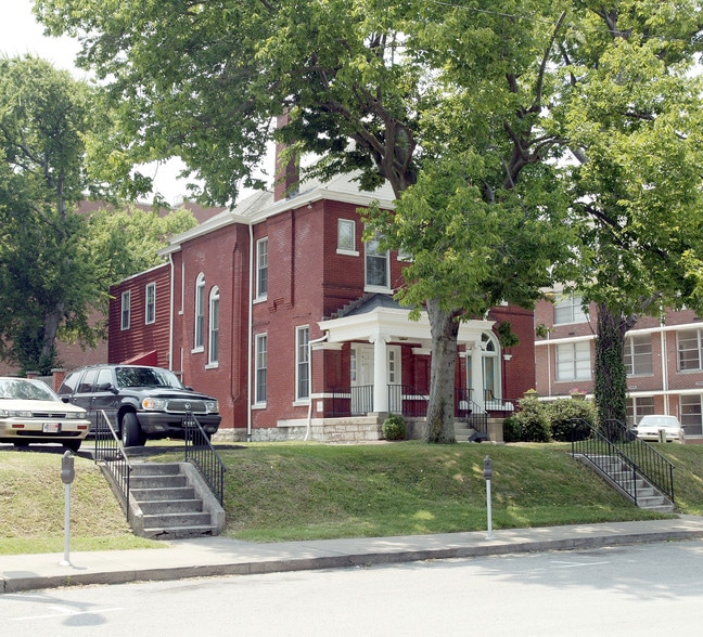 1915 Adelicia St, Nashville, TN à louer - Photo du bâtiment - Image 2 de 4
