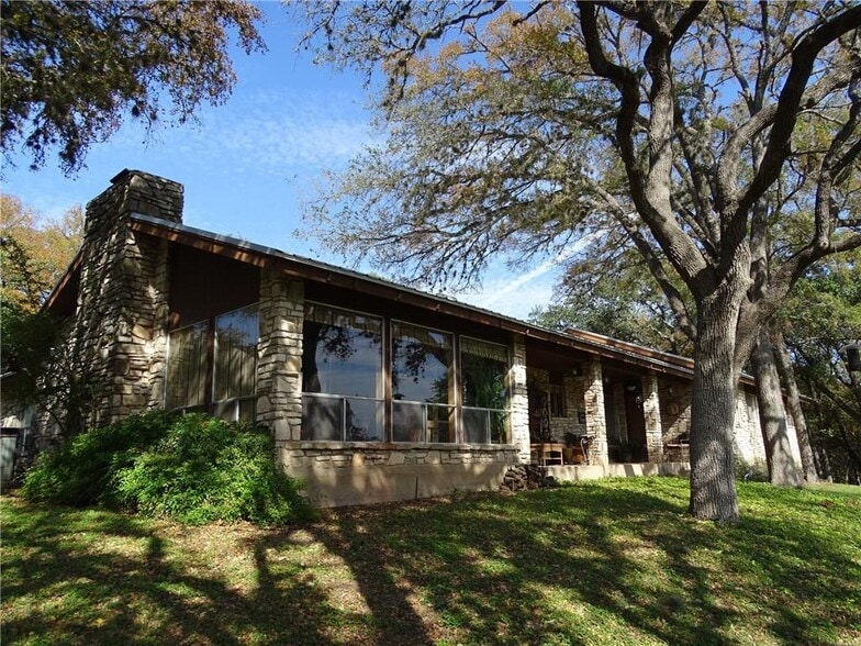 110 Hillsedge Rd, Wimberley, TX for lease - Primary Photo - Image 1 of 1