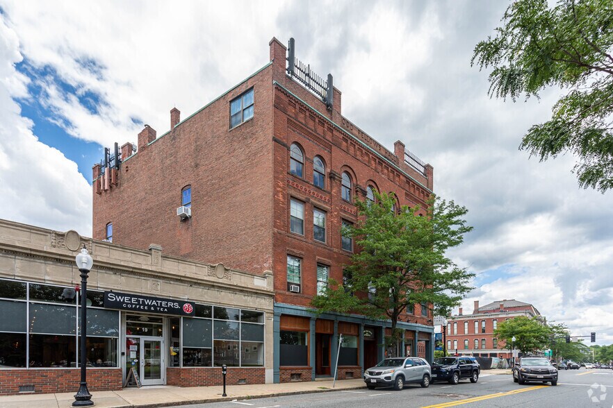 11 S Main St, Natick, MA à louer - Photo du bâtiment - Image 2 de 21