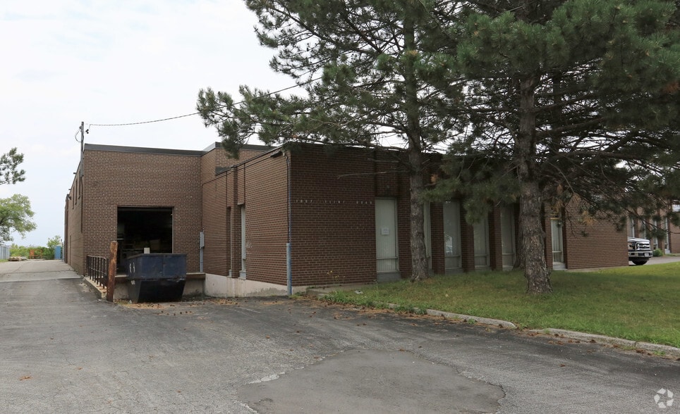 1001-1007 Flint Rd, Toronto, ON for lease - Building Photo - Image 2 of 2