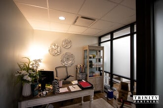 1701 St. Julian Pl, Columbia, SC for lease Interior Photo- Image 2 of 5