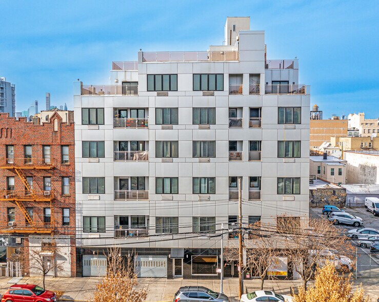37-34 29th St, Long Island City, NY à vendre - Photo du bâtiment - Image 1 de 10