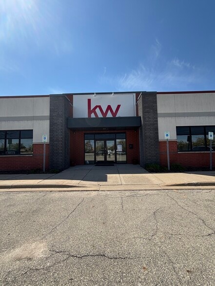517 N Westhill Blvd, Appleton, WI for lease - Building Photo - Image 3 of 24