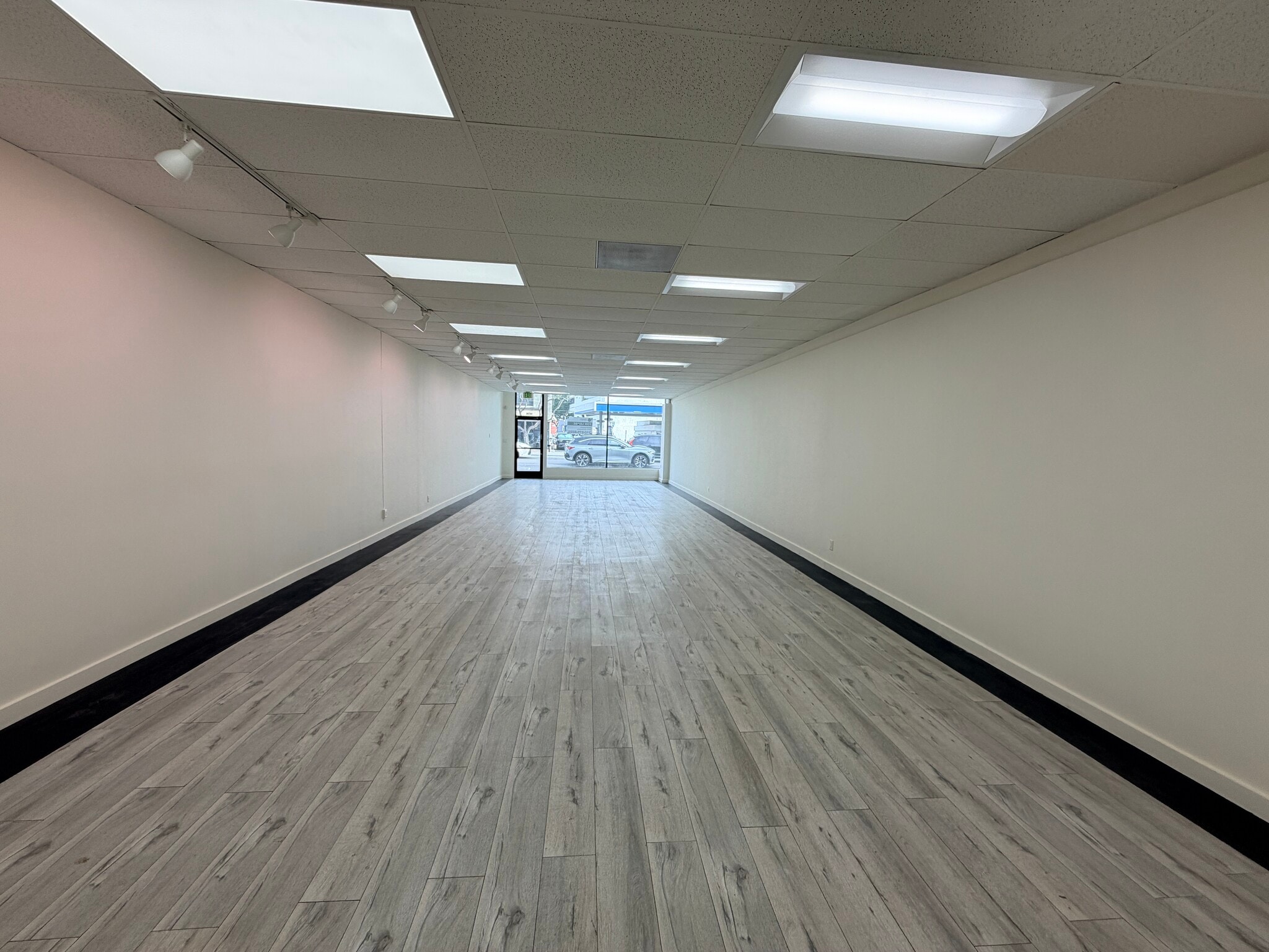 14514-14516 Ventura Blvd, Sherman Oaks, CA for lease Interior Photo- Image 1 of 6