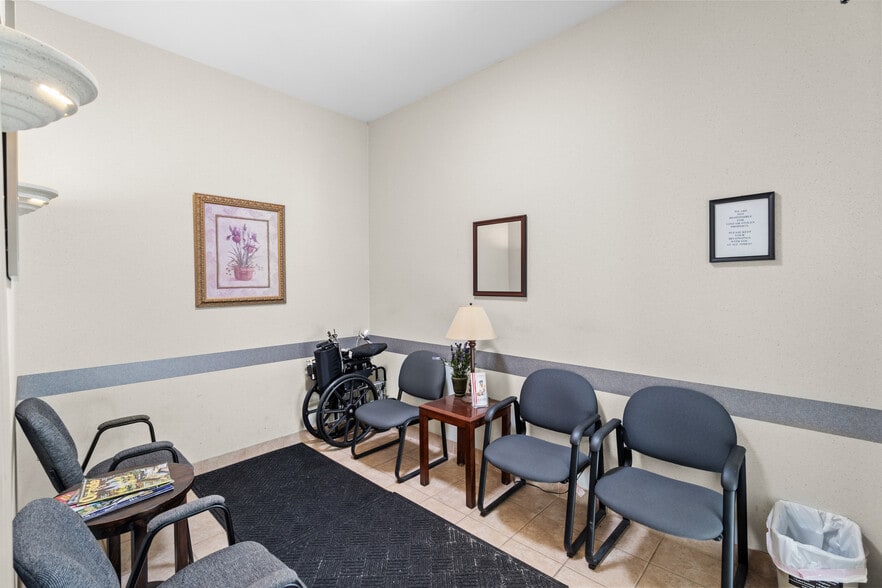 113 Schuyler St, Fulton, NY for lease - Building Photo - Image 2 of 8