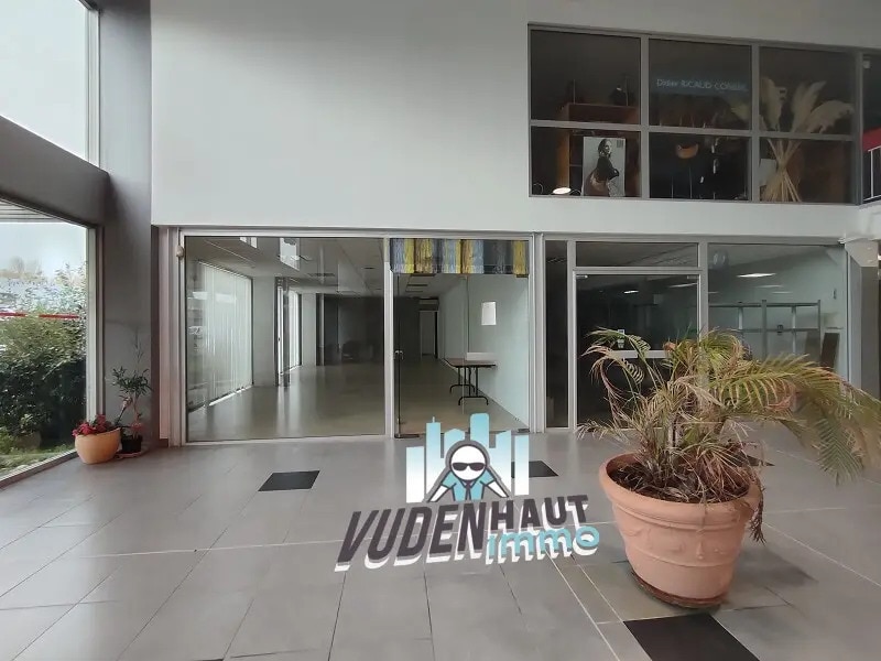 Retail in Toulouse for lease Lobby- Image 1 of 18
