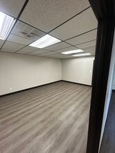 11295 Sunrise Gold Cir, Rancho Cordova, CA for lease Lobby- Image 2 of 6