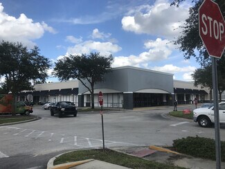 Plus de détails pour 7501-7649 W Colonial Dr, Orlando, FL - Commerce de détail à louer