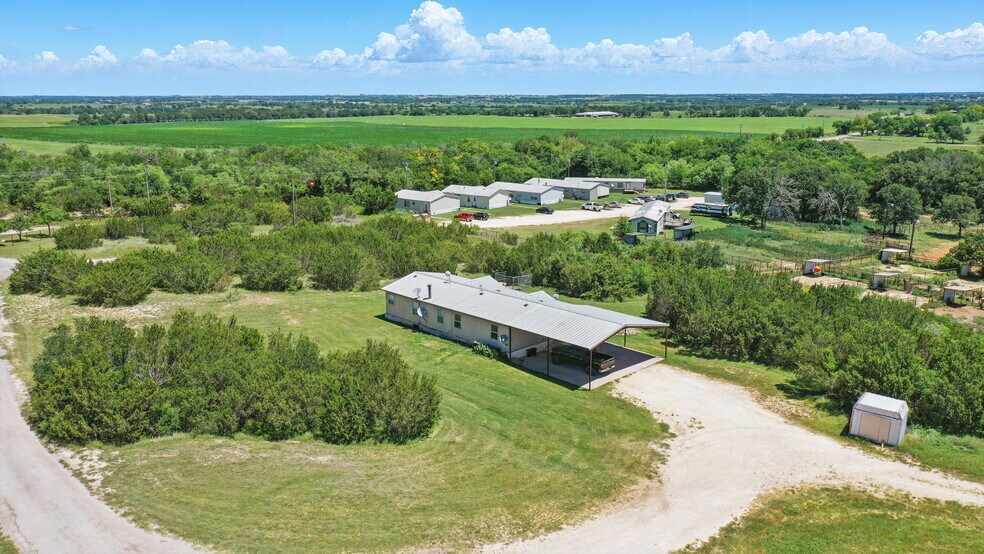 5855 County Road 392, Stephenville, TX à vendre - Photo du bâtiment - Image 3 de 18