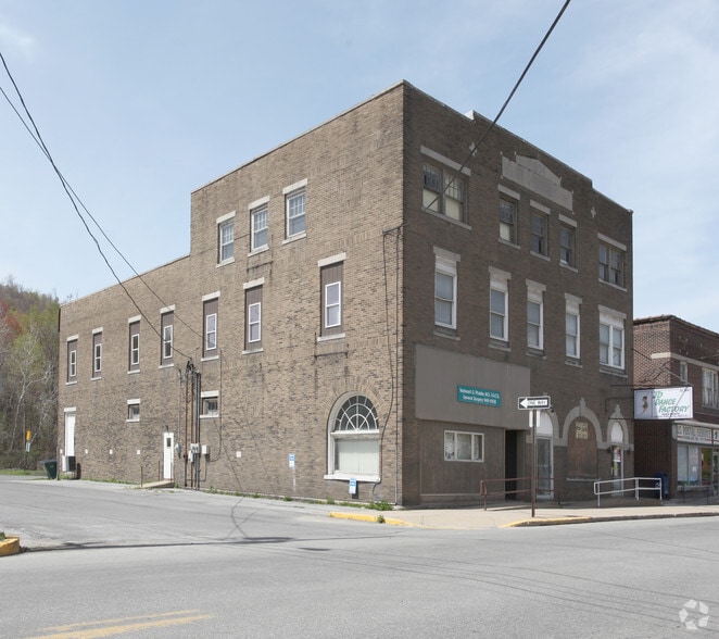 1902 Bigler Ave, Spangler, PA for sale - Primary Photo - Image 1 of 2