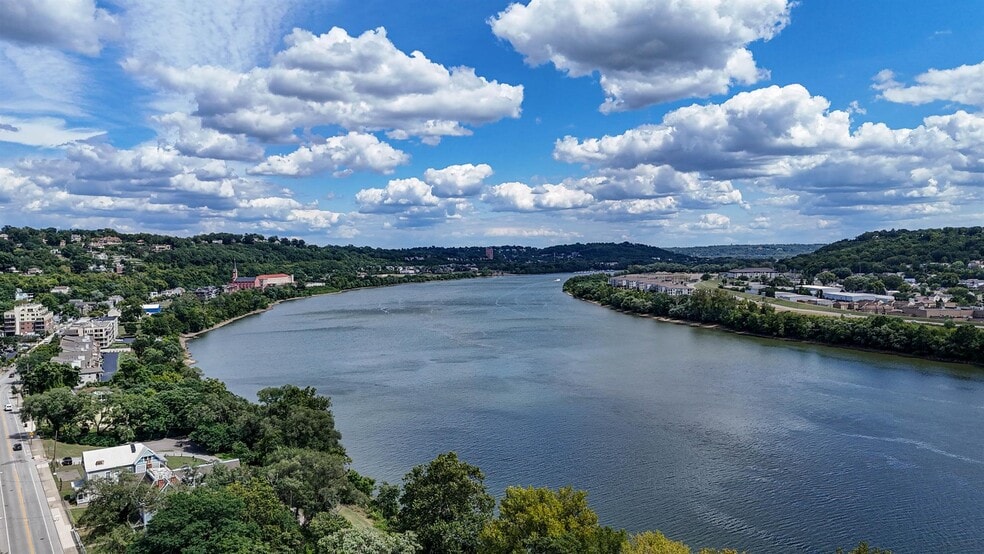 1928 - 1932 Riverside Dr, Cincinnati, OH for sale - Building Photo - Image 3 of 10